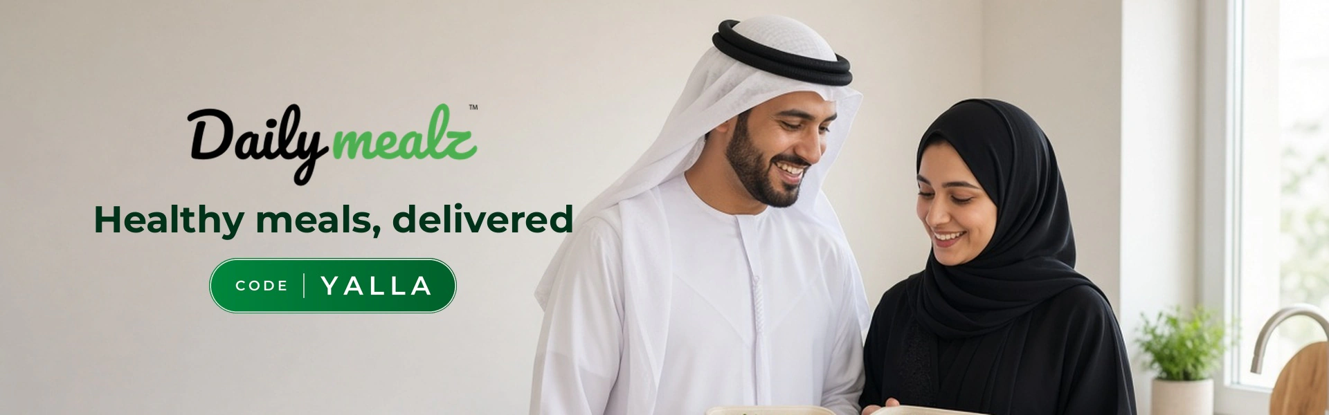 DailyMealz promo code YALLA banner with shoppers enjoying healthy meals